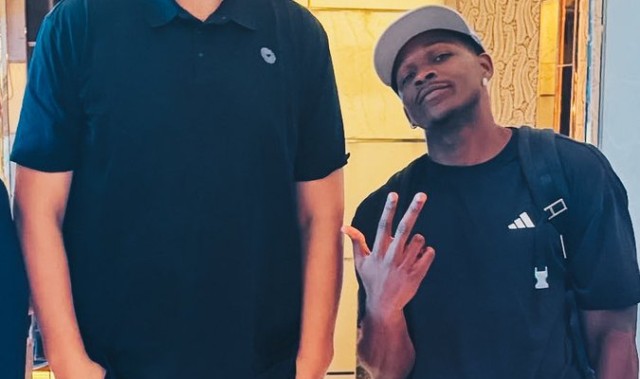 爱德华兹放话要隔扣姚明来致敬！森林狼官方转发：只有他敢这么说